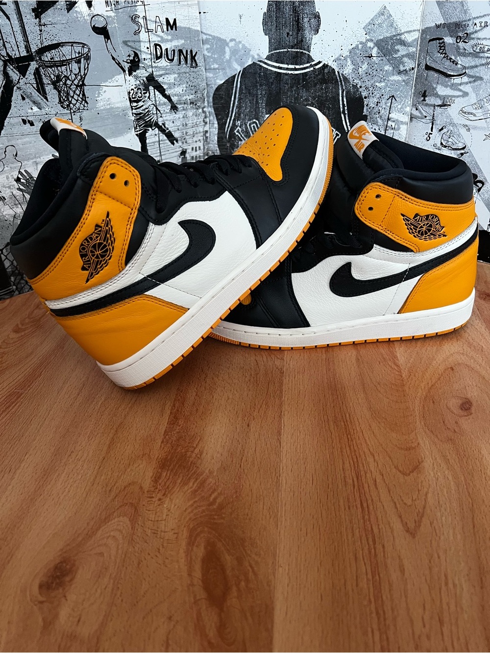 2022 AirJordan 1 Retro High OG Taxi Yellow Toes  Sneakers 555088-711
